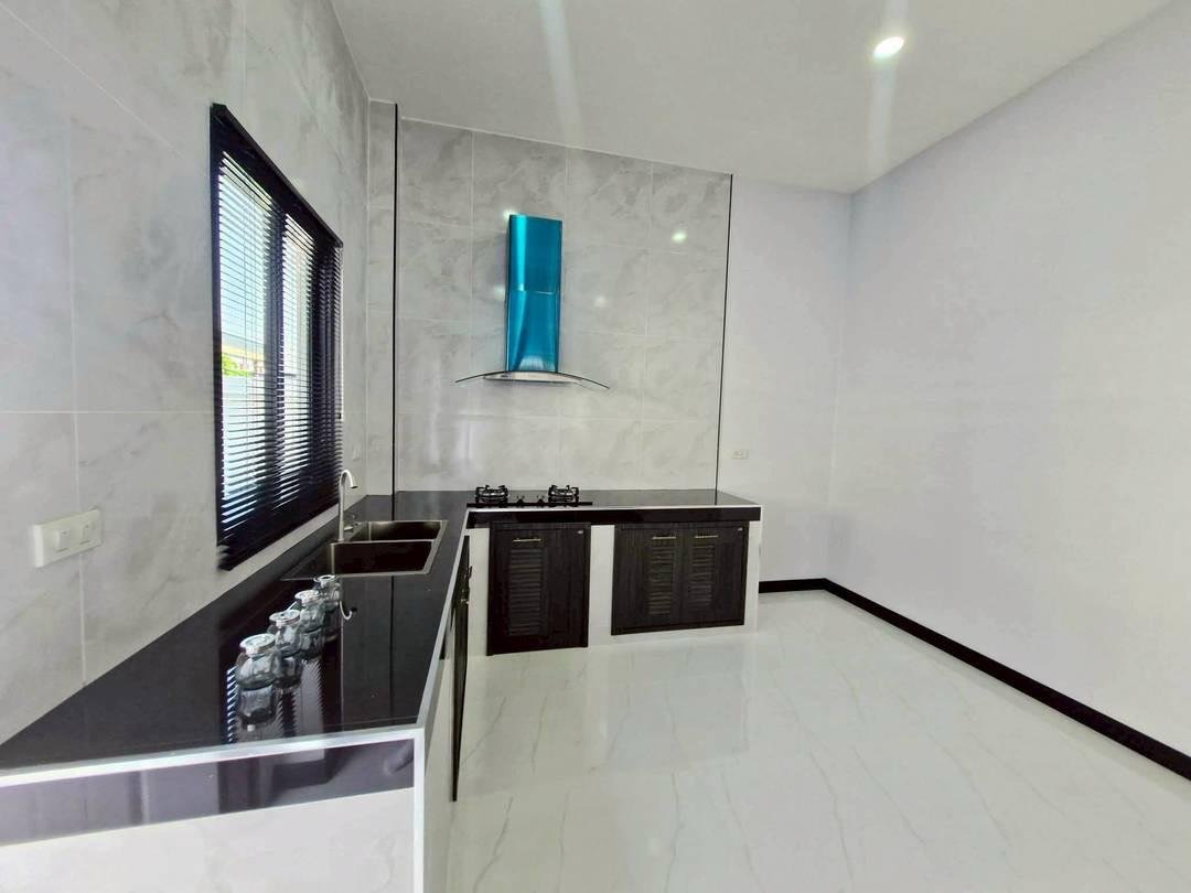 SCF260718 Newly Built 3-Bedroom Single House Near Motorway in Pattaya – Huay Yai (14) SCF260718 Newly Built 3-Bedroom Single House Near Motorway in Pattaya - Huay Yai
