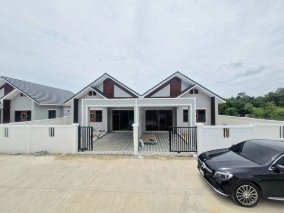 SCF260724 Exclusive Nordic-Modern Twin Homes Near Regent International School - Krating La