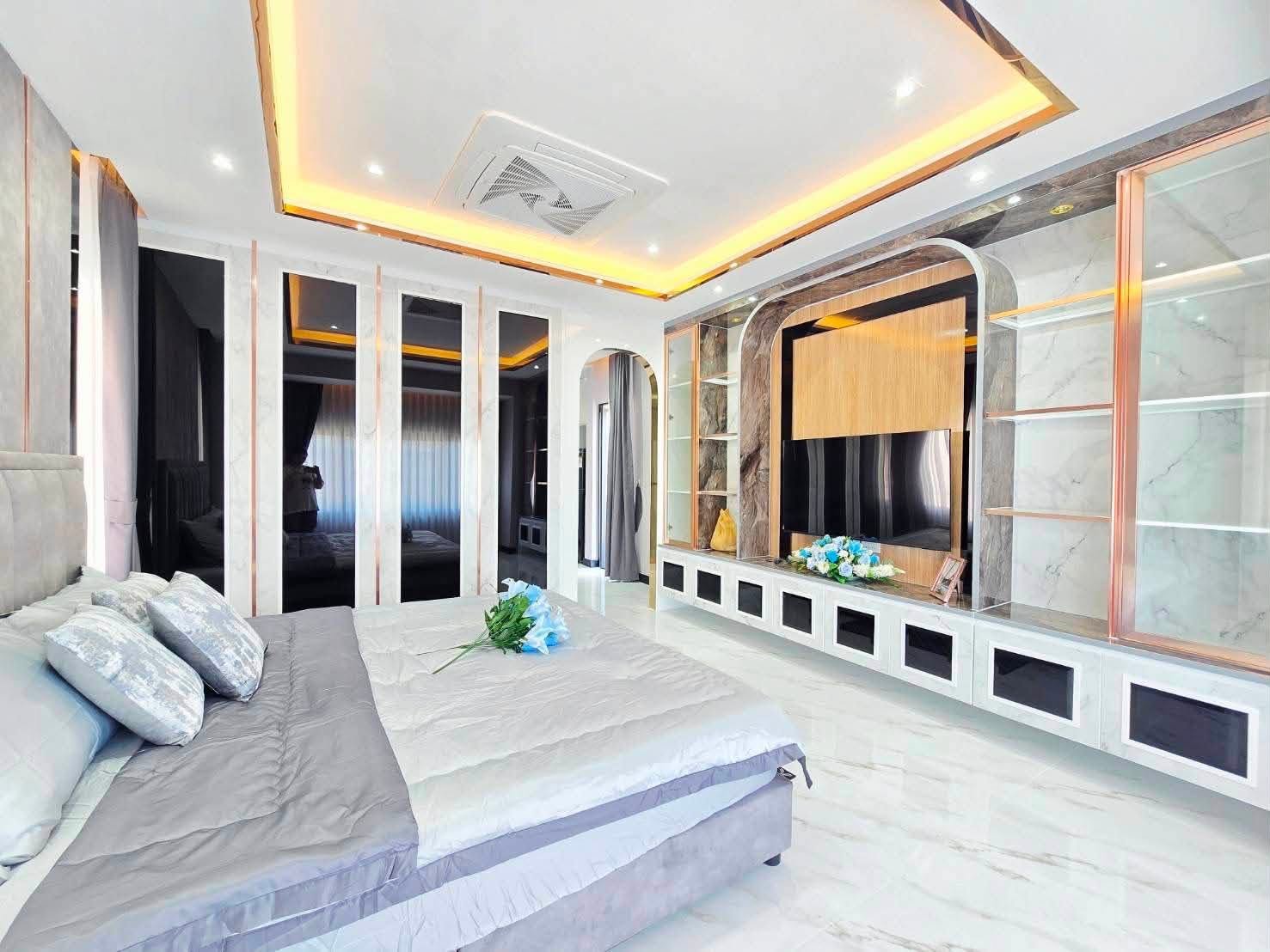 SCT260730 Central Park 2 Pattaya – Fully Furnished 4-Bedroom Luxury Pool Villa
