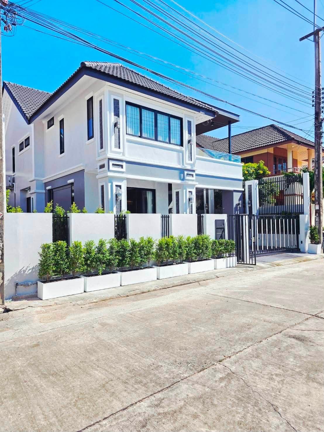 SCT260730 Central Park 2 Pattaya – Fully Furnished 4-Bedroom Luxury Pool Villa
