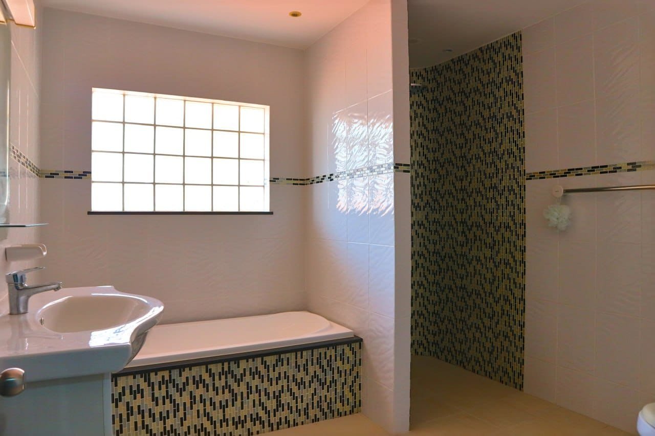 SST260727 4-Bedroom Pool Villa in Miami Villas near Mabprachan Lake (7) SST260727 4-Bedroom Pool Villa in Miami Villas near Mabprachan Lake, Pattaya