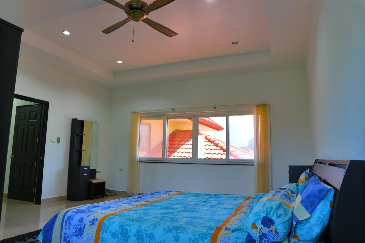 SST260727 4-Bedroom Pool Villa in Miami Villas near Mabprachan Lake (9) SST260727 4-Bedroom Pool Villa in Miami Villas near Mabprachan Lake, Pattaya