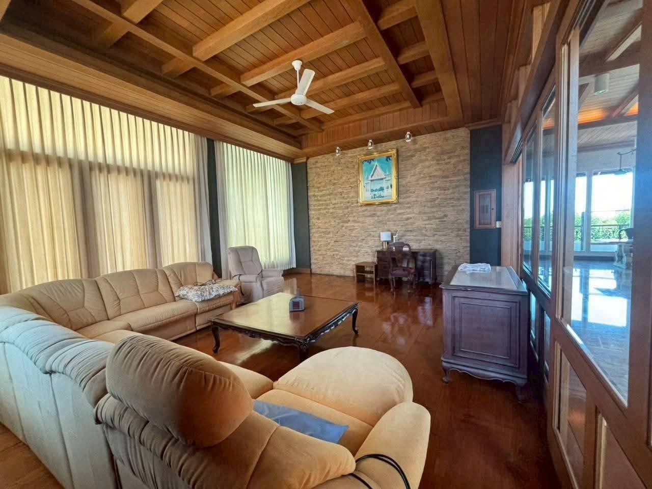 SST260736 Luxury 4-Story Ocean View Pool Villa for Sale - Near Chonlamarkwithi Bridge