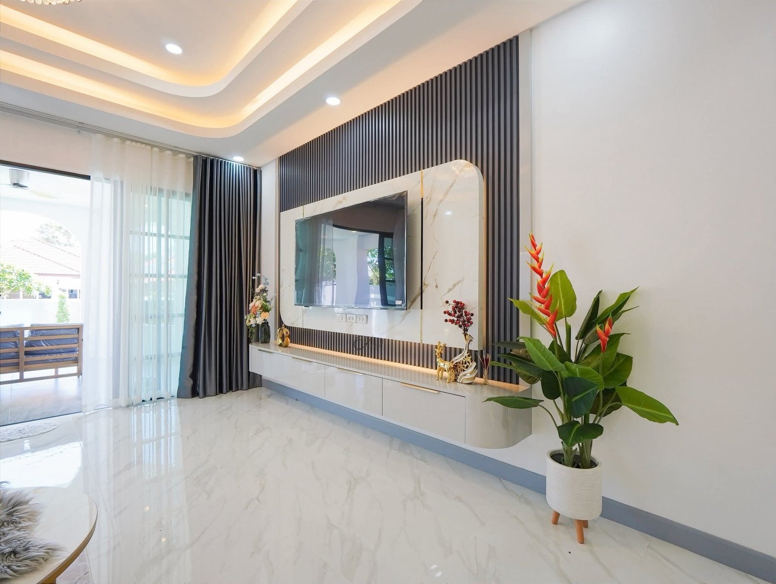SST260741 Mabprachan Village Luxury 2-Story Pool Villa - Pattaya