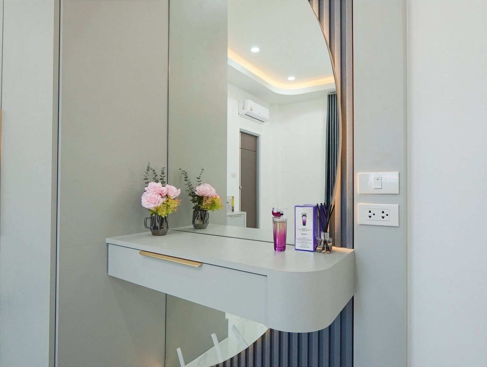 SST260741 Mabprachan Village Luxury 2-Story Pool Villa - Pattaya