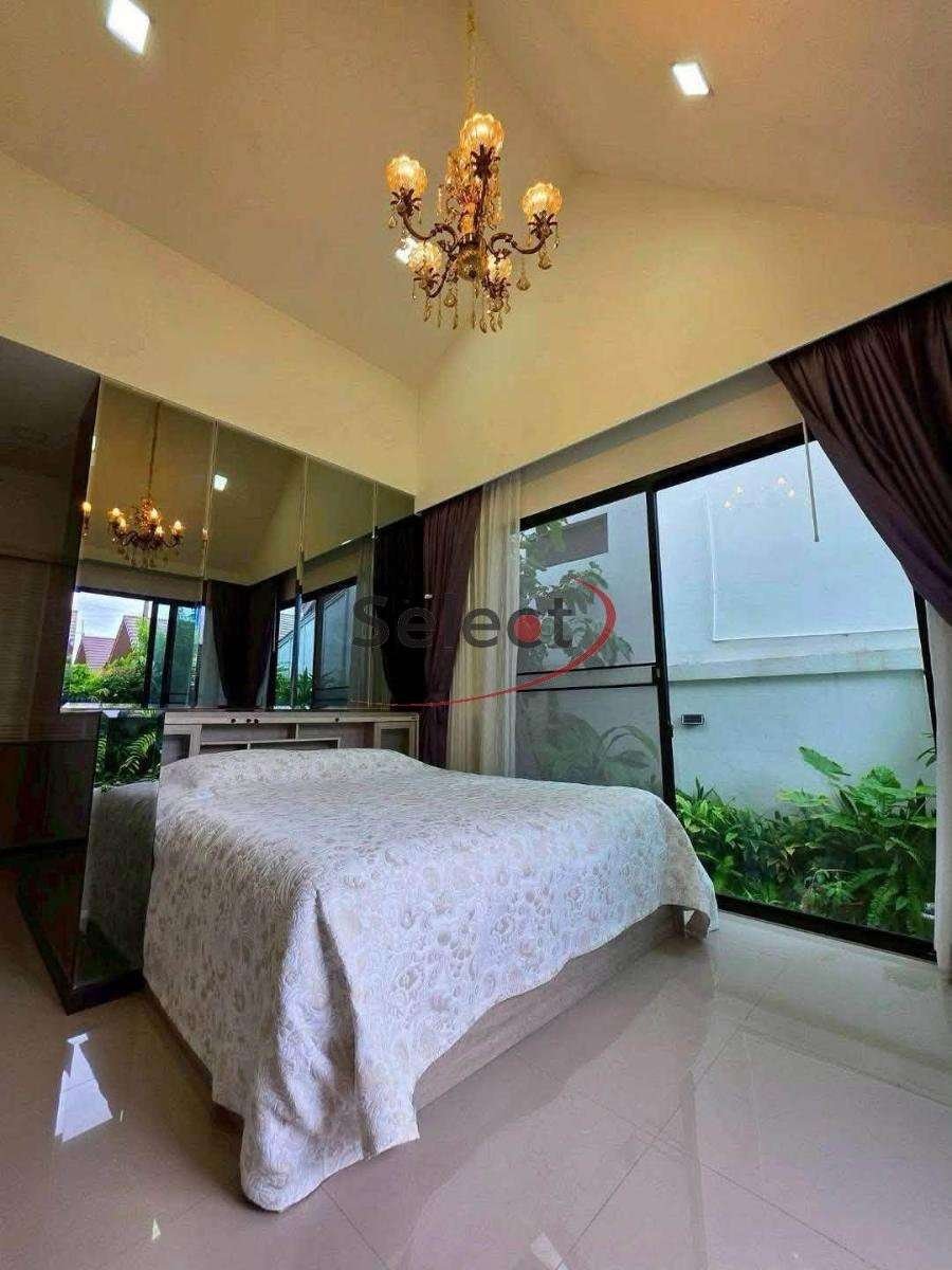 The Maple Pattaya, Huai Yai