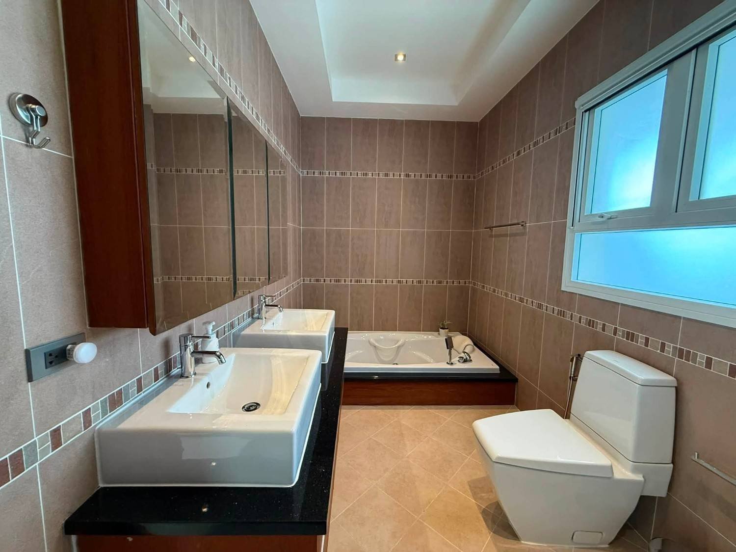 RS260802 Spacious 4-Bedroom Private Pool Villa – Nong Pla Lai (12) RS260802 Spacious 4-Bedroom Private Pool Villa - Nong Pla Lai