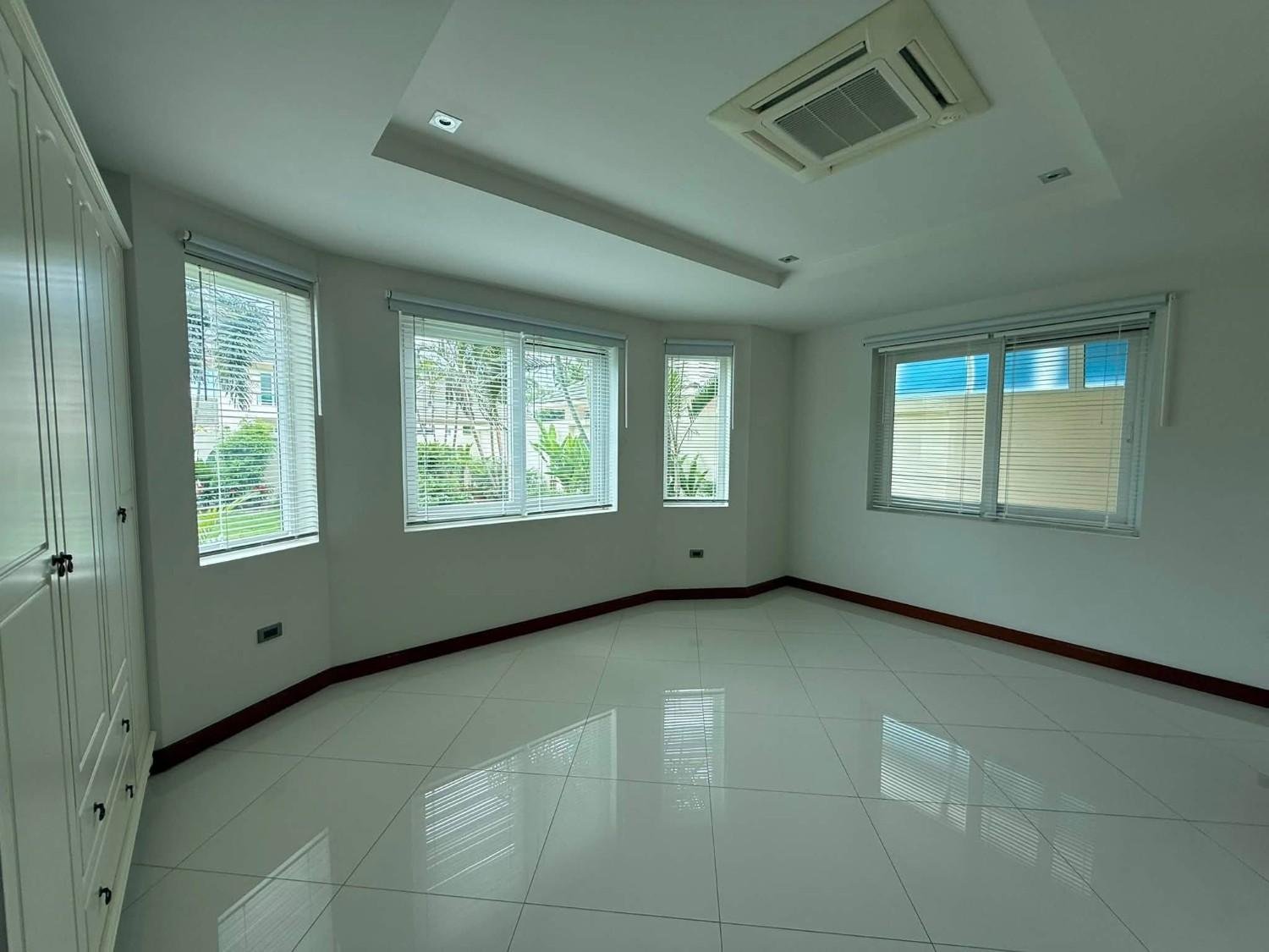 RS260802 Spacious 4-Bedroom Private Pool Villa – Nong Pla Lai (8) RS260802 Spacious 4-Bedroom Private Pool Villa - Nong Pla Lai