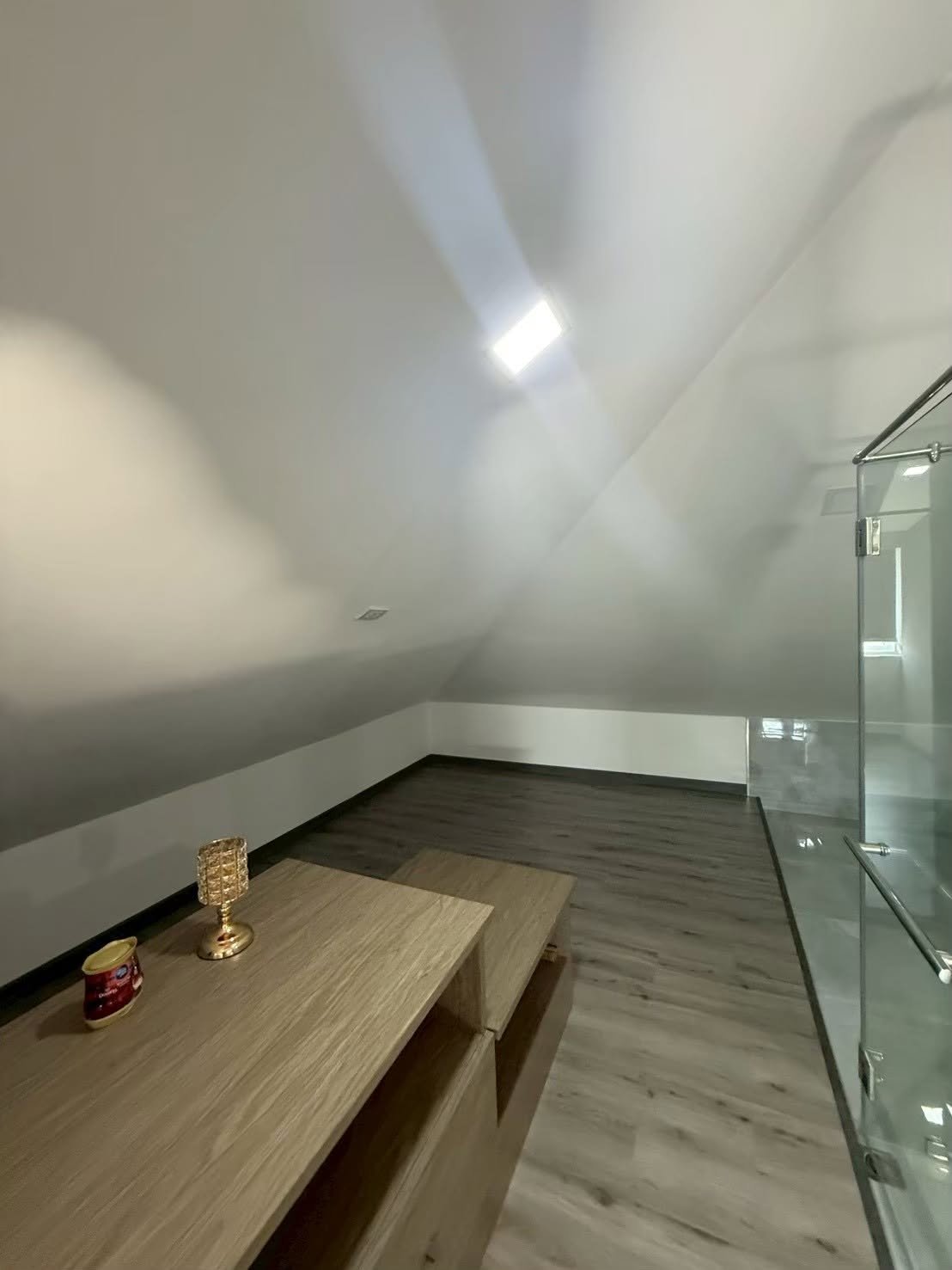 RS260805 Charming 3-Bedroom Single House with Attic for Rent Near Maprachan Lake