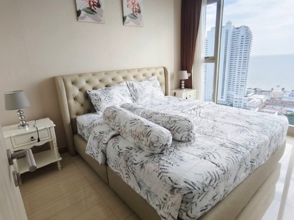 RS260811 Riviera Jomtien Condo - 28th floor Sea View & City View