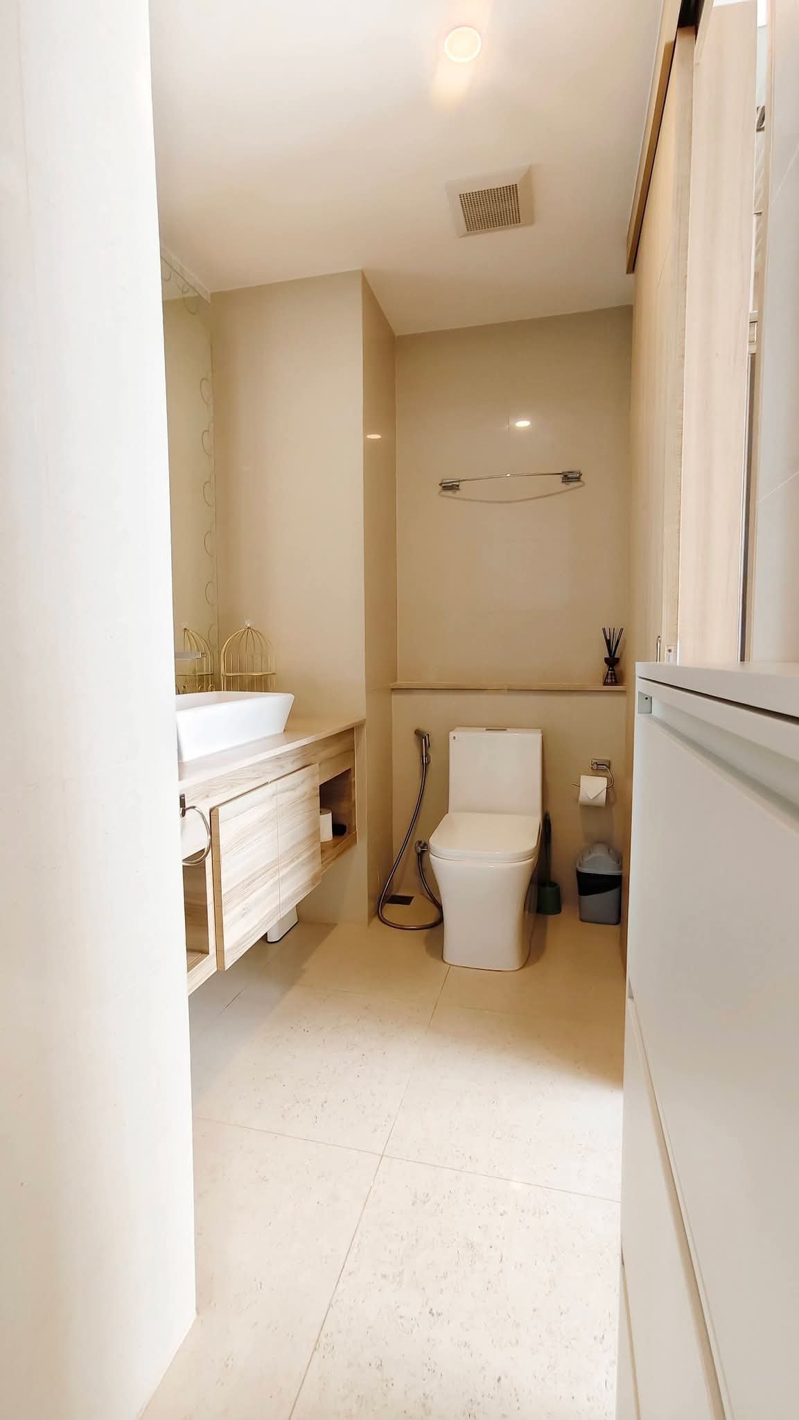 RS260811 Riviera Jomtien Condo - 28th floor Sea View & City View