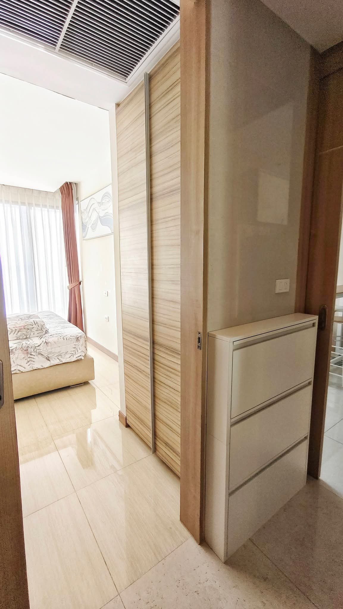 RS260811 Riviera Jomtien Condo - 28th floor Sea View & City View