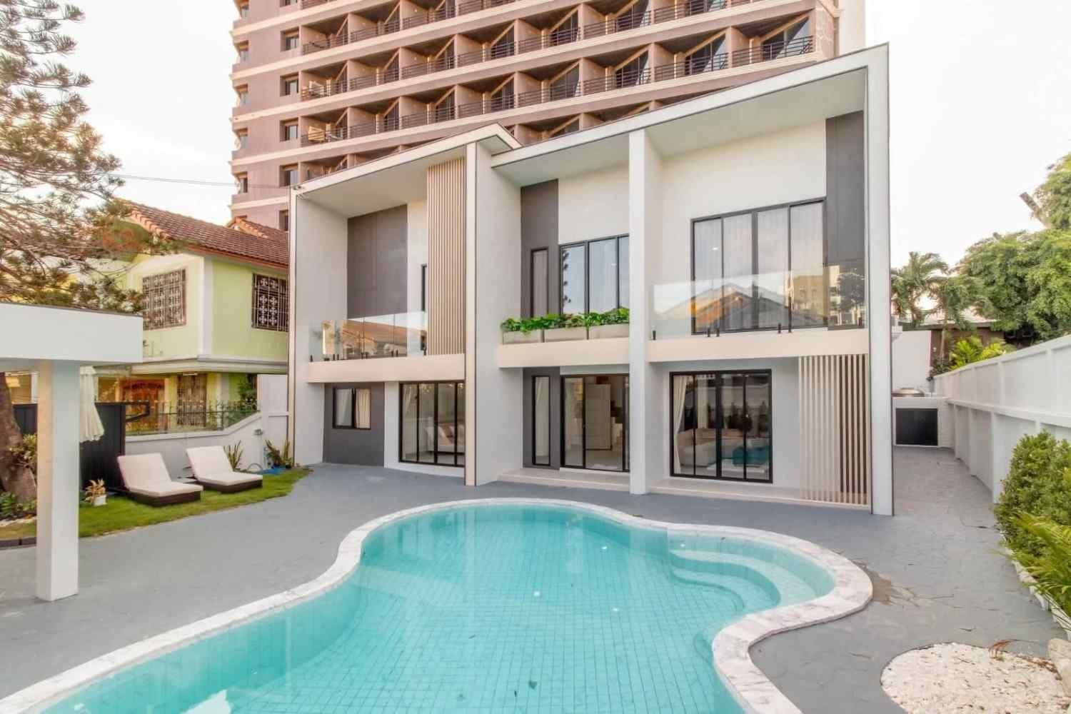 SCT260747 Luxury Pool Villa 7-Bedroom in Soi Peniat Chang Central Pattaya (3) SCT260747 Luxury Pool Villa 7-Bedroom in Soi Peniat Chang Central Pattaya