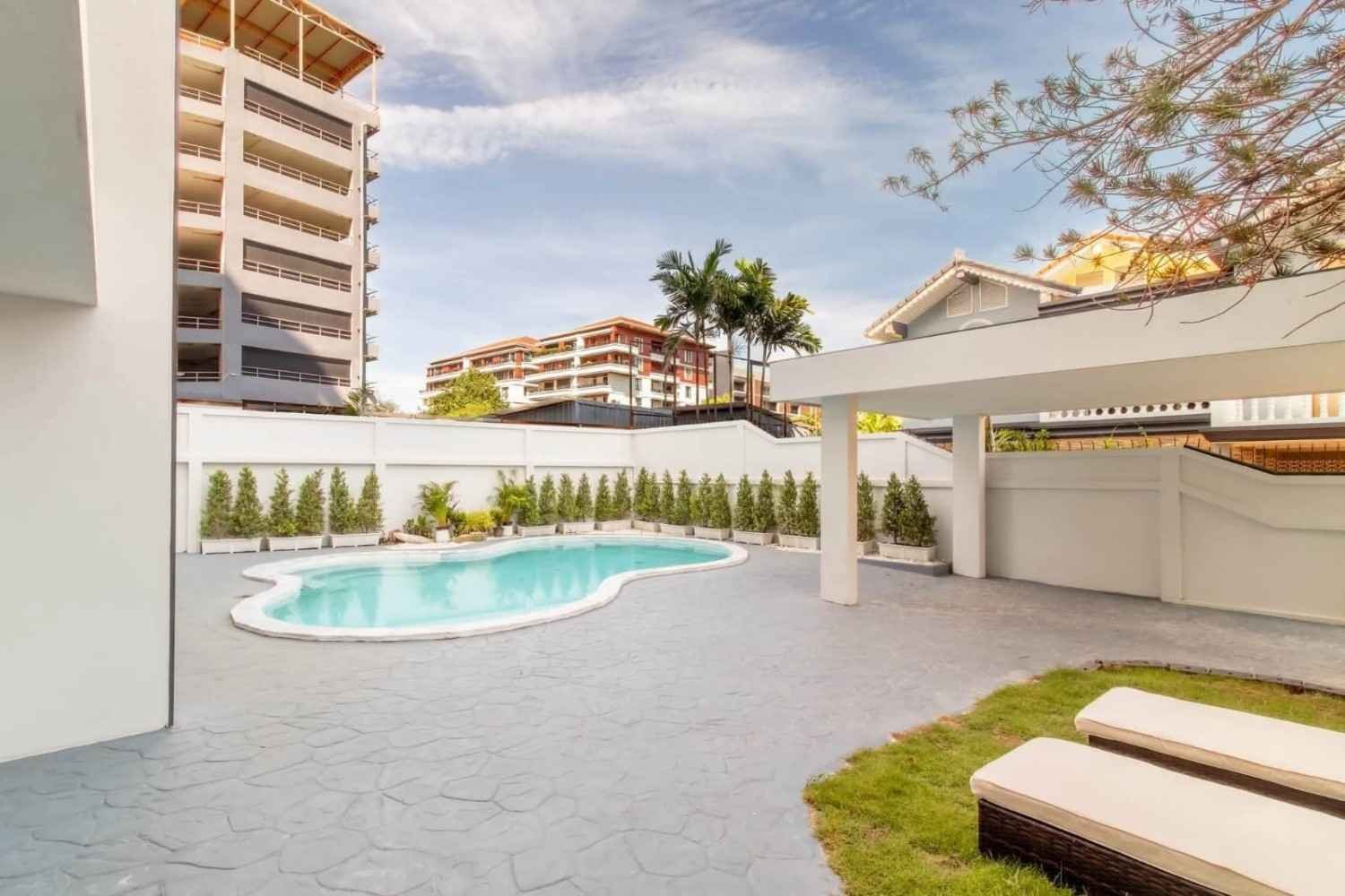 SCT260747 Luxury Pool Villa 7-Bedroom in Soi Peniat Chang Central Pattaya (5) SCT260747 Luxury Pool Villa 7-Bedroom in Soi Peniat Chang Central Pattaya
