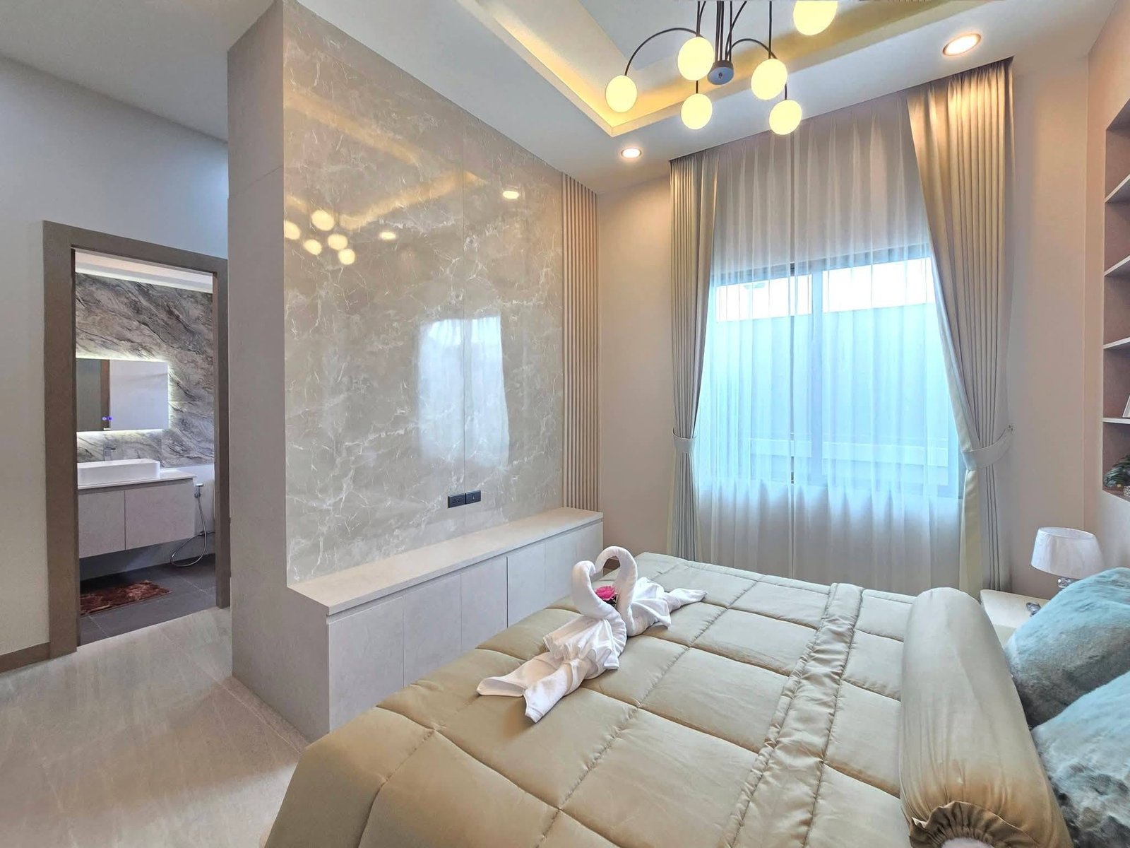 SCT260808 Luxury Brand New 4-Bedroom Pool Villa – Soi Chaiyaphon Withi 22 (11) SCT260808 Luxury Brand New 4-Bedroom Pool Villa - Soi Chaiyaphon Withi 22