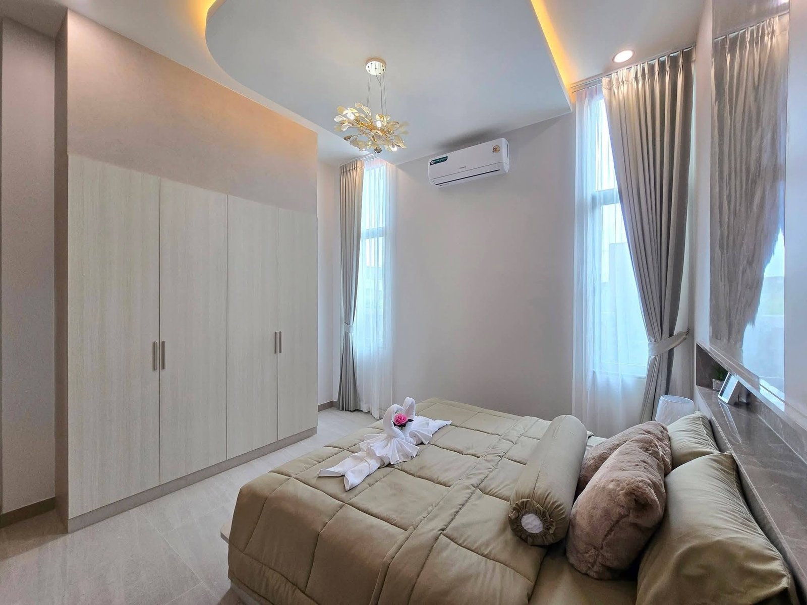 SCT260808 Luxury Brand New 4-Bedroom Pool Villa – Soi Chaiyaphon Withi 22 (14) SCT260808 Luxury Brand New 4-Bedroom Pool Villa - Soi Chaiyaphon Withi 22