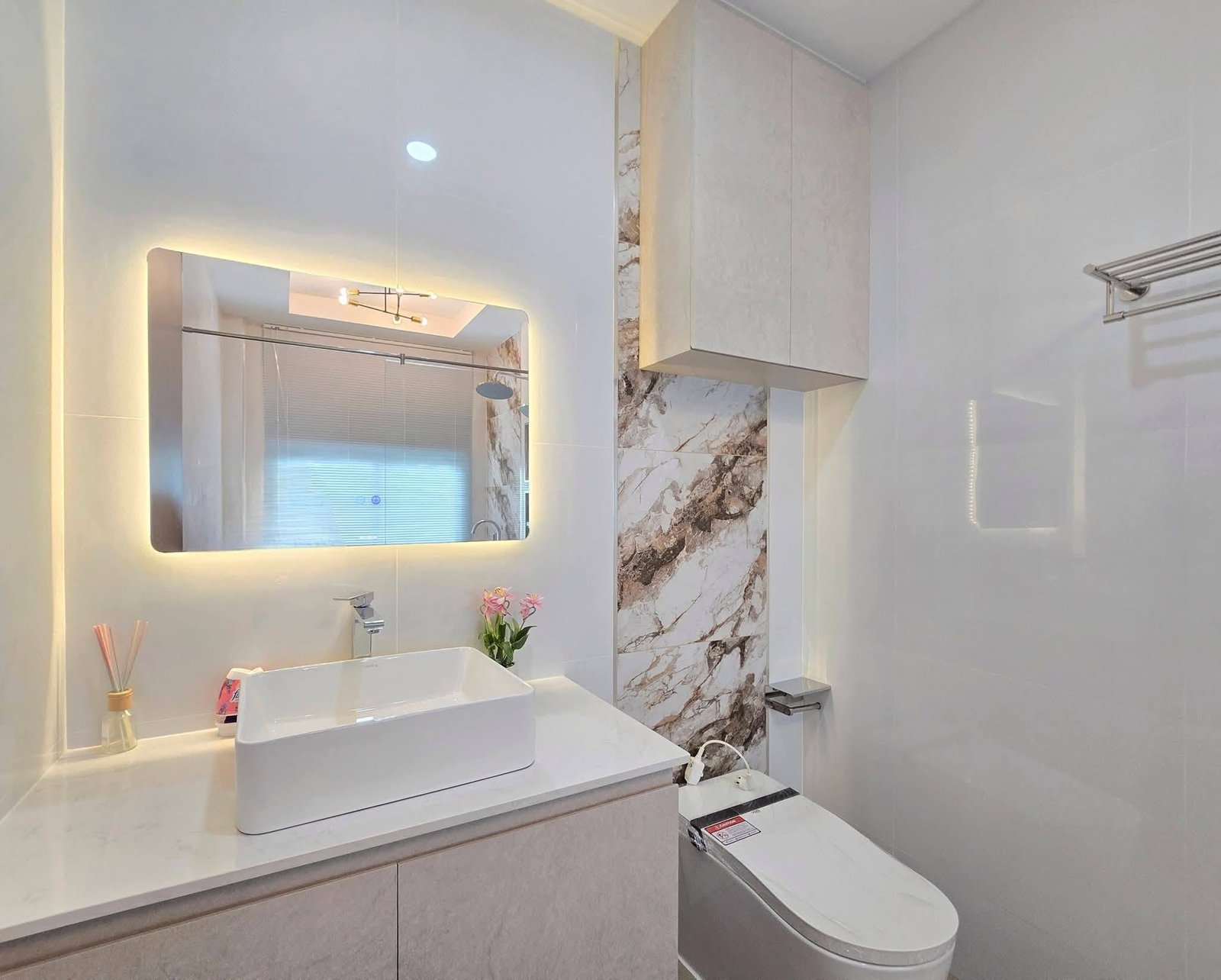 SCT260808 Luxury Brand New 4-Bedroom Pool Villa – Soi Chaiyaphon Withi 22 (29) SCT260808 Luxury Brand New 4-Bedroom Pool Villa - Soi Chaiyaphon Withi 22