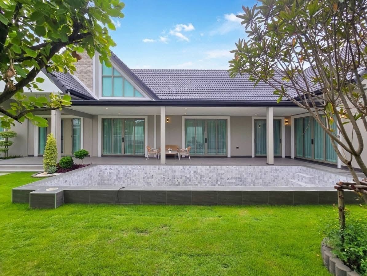 SCT260808 Luxury Brand New 4-Bedroom Pool Villa – Soi Chaiyaphon Withi 22 (3) SCT260808 Luxury Brand New 4-Bedroom Pool Villa - Soi Chaiyaphon Withi 22