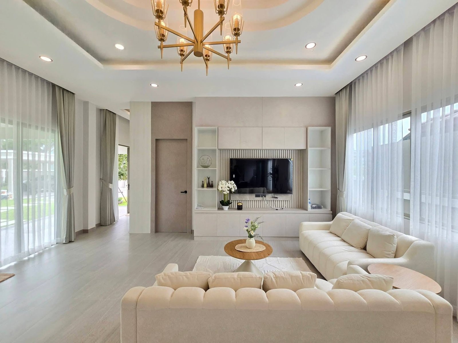 SCT260808 Luxury Brand New 4-Bedroom Pool Villa – Soi Chaiyaphon Withi 22 (33) SCT260808 Luxury Brand New 4-Bedroom Pool Villa - Soi Chaiyaphon Withi 22