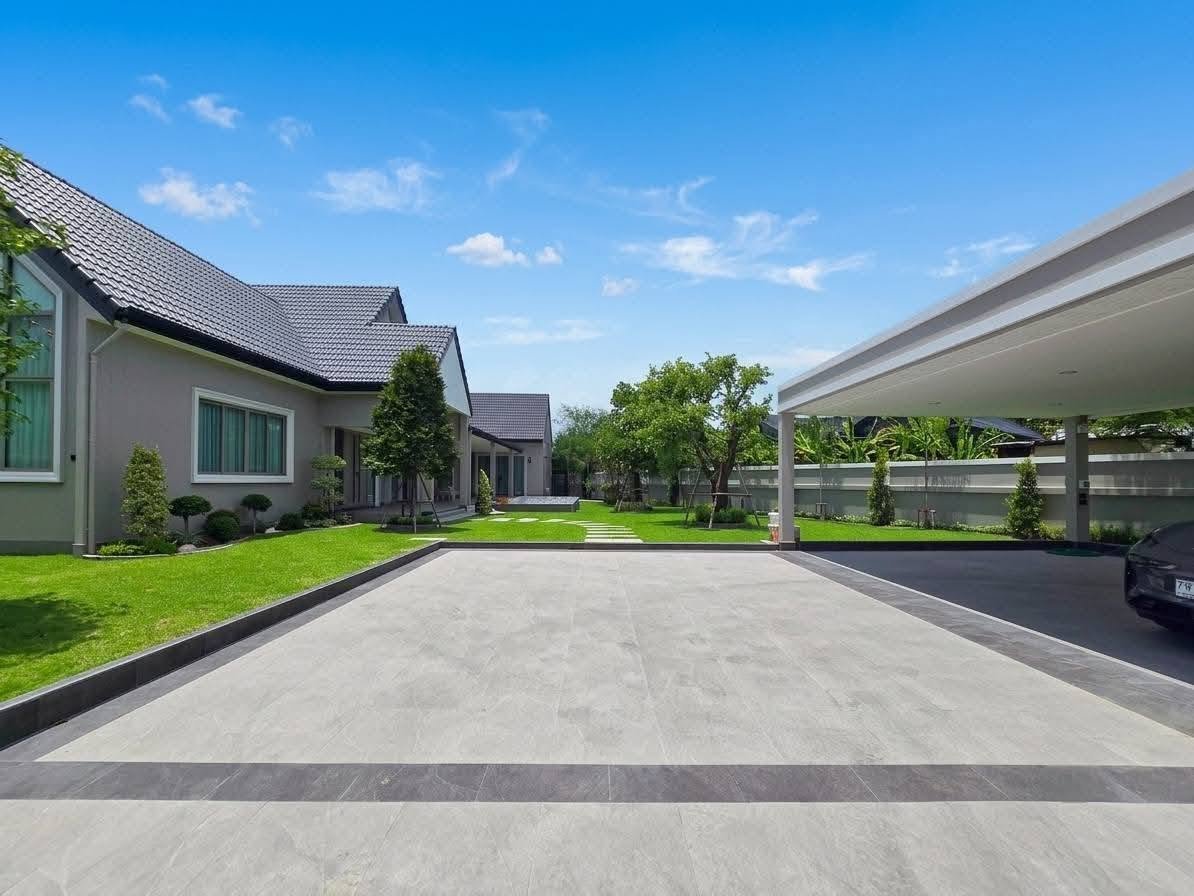 SCT260808 Luxury Brand New 4-Bedroom Pool Villa – Soi Chaiyaphon Withi 22 (4) SCT260808 Luxury Brand New 4-Bedroom Pool Villa - Soi Chaiyaphon Withi 22