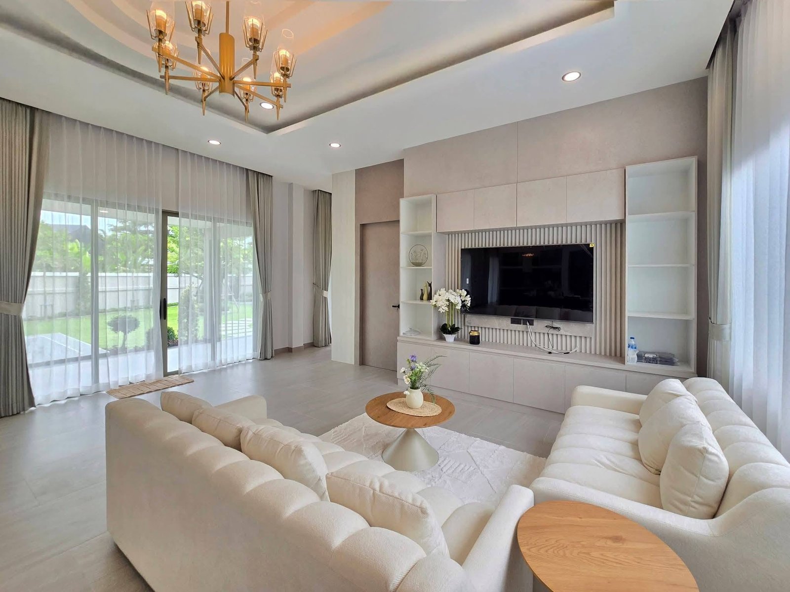 SCT260808 Luxury Brand New 4-Bedroom Pool Villa – Soi Chaiyaphon Withi 22 (8) SCT260808 Luxury Brand New 4-Bedroom Pool Villa - Soi Chaiyaphon Withi 22