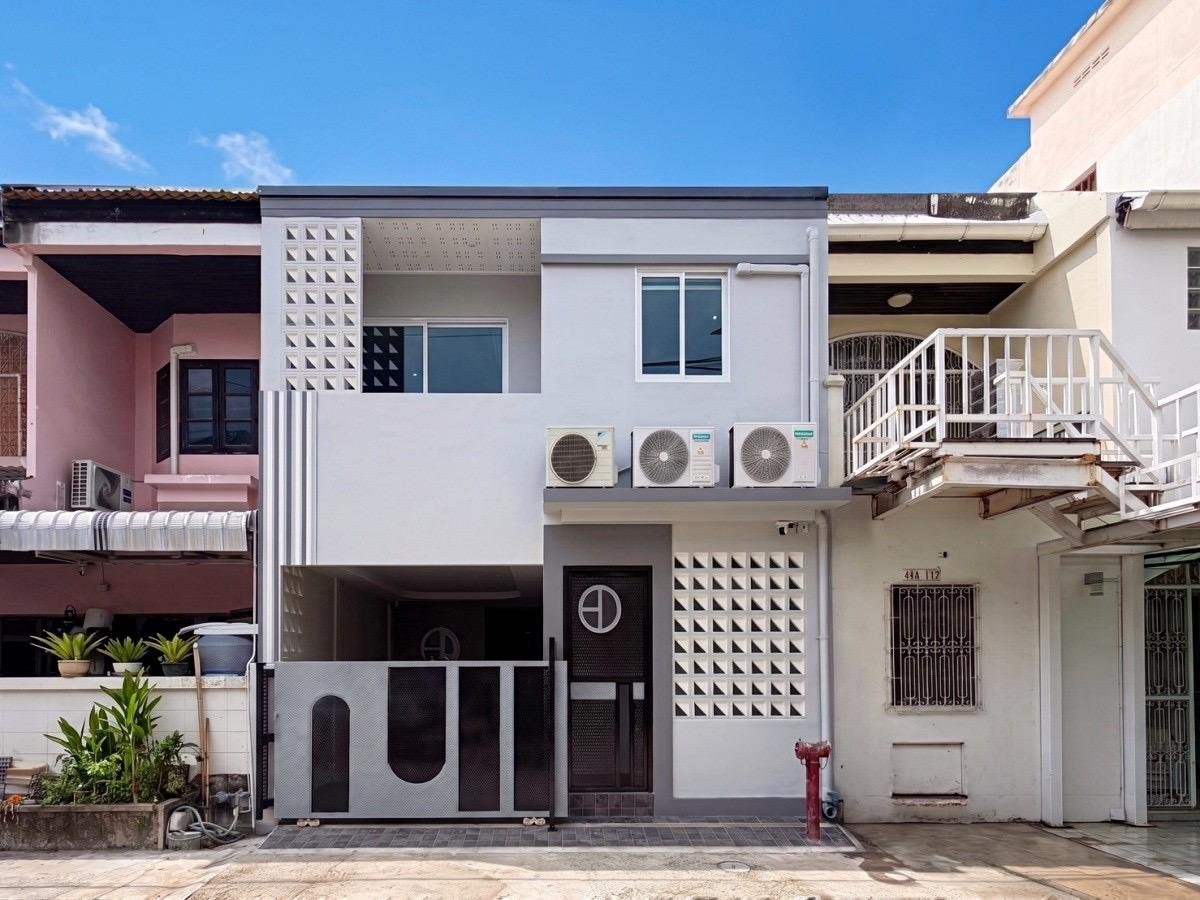 SCT260813 Fully Renovated 2-Storey Townhouse in Central Pattaya (1) SCT260813 Fully Renovated 2-Storey Townhouse in Central Pattaya
