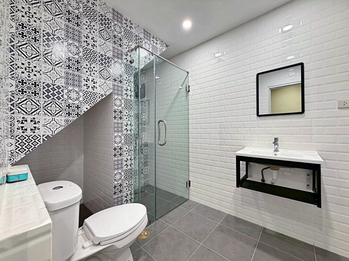SCT260813 Fully Renovated 2-Storey Townhouse in Central Pattaya (13) SCT260813 Fully Renovated 2-Storey Townhouse in Central Pattaya