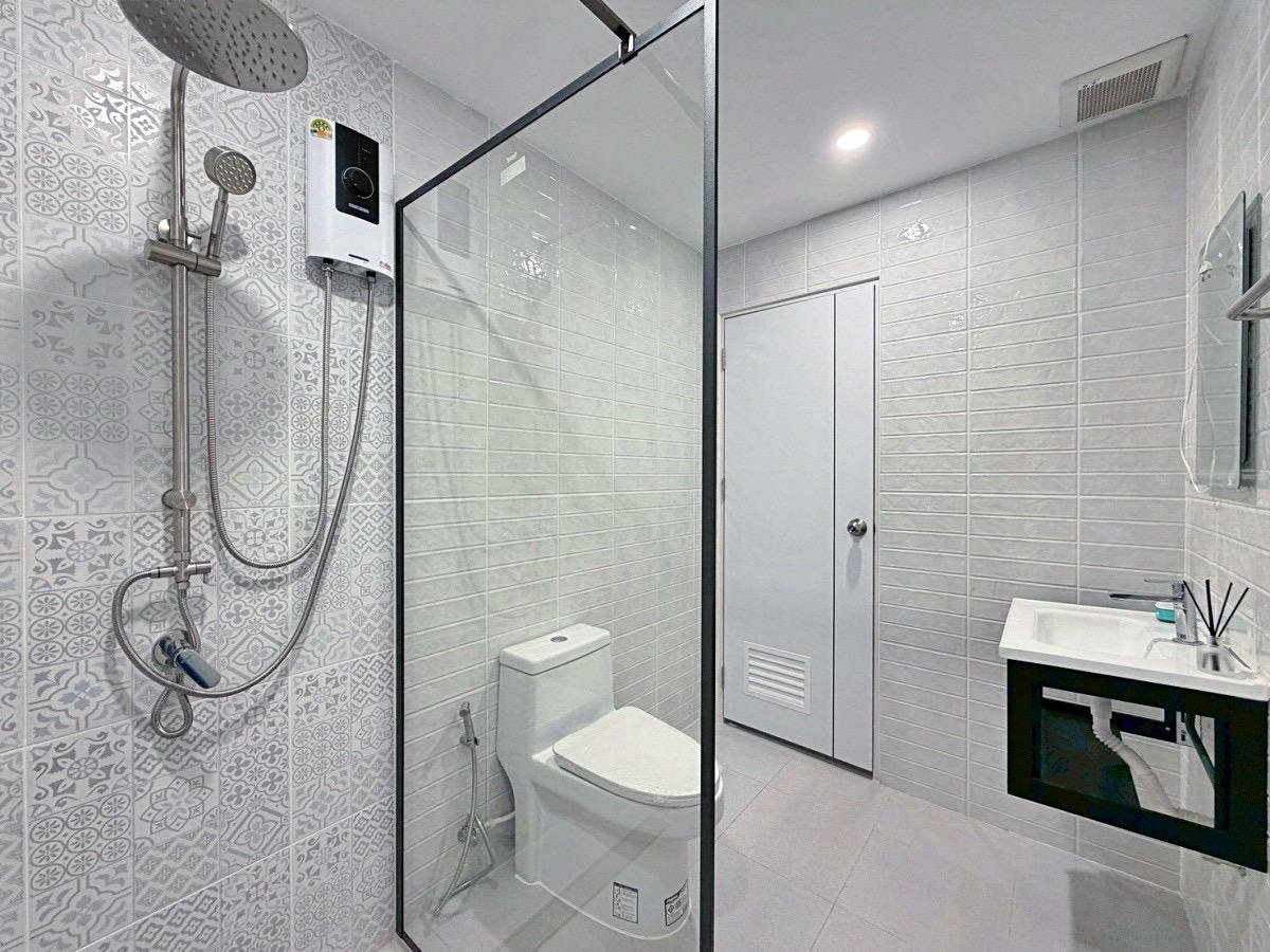 SCT260813 Fully Renovated 2-Storey Townhouse in Central Pattaya (15) SCT260813 Fully Renovated 2-Storey Townhouse in Central Pattaya