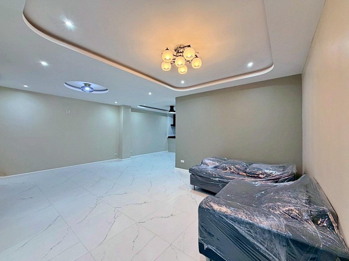 SCT260813 Fully Renovated 2-Storey Townhouse in Central Pattaya (6) SCT260813 Fully Renovated 2-Storey Townhouse in Central Pattaya