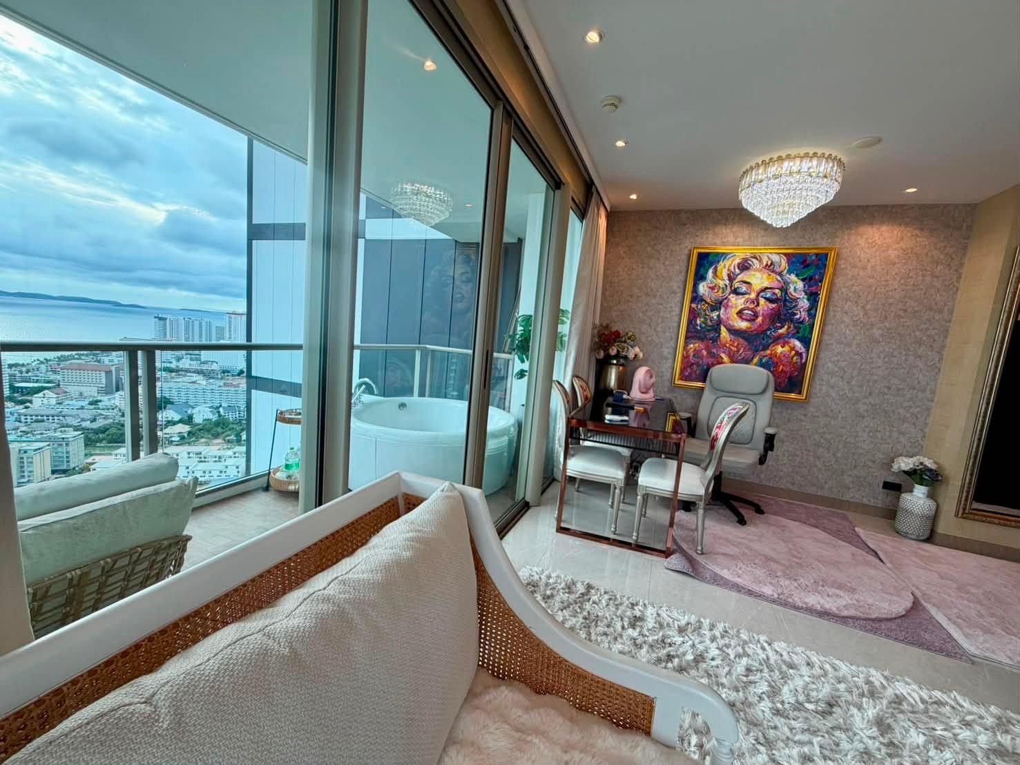 SSF260819 Riviera Ocean Drive Jomtien 2nd Road - 40th Floor Panoramic Sea View