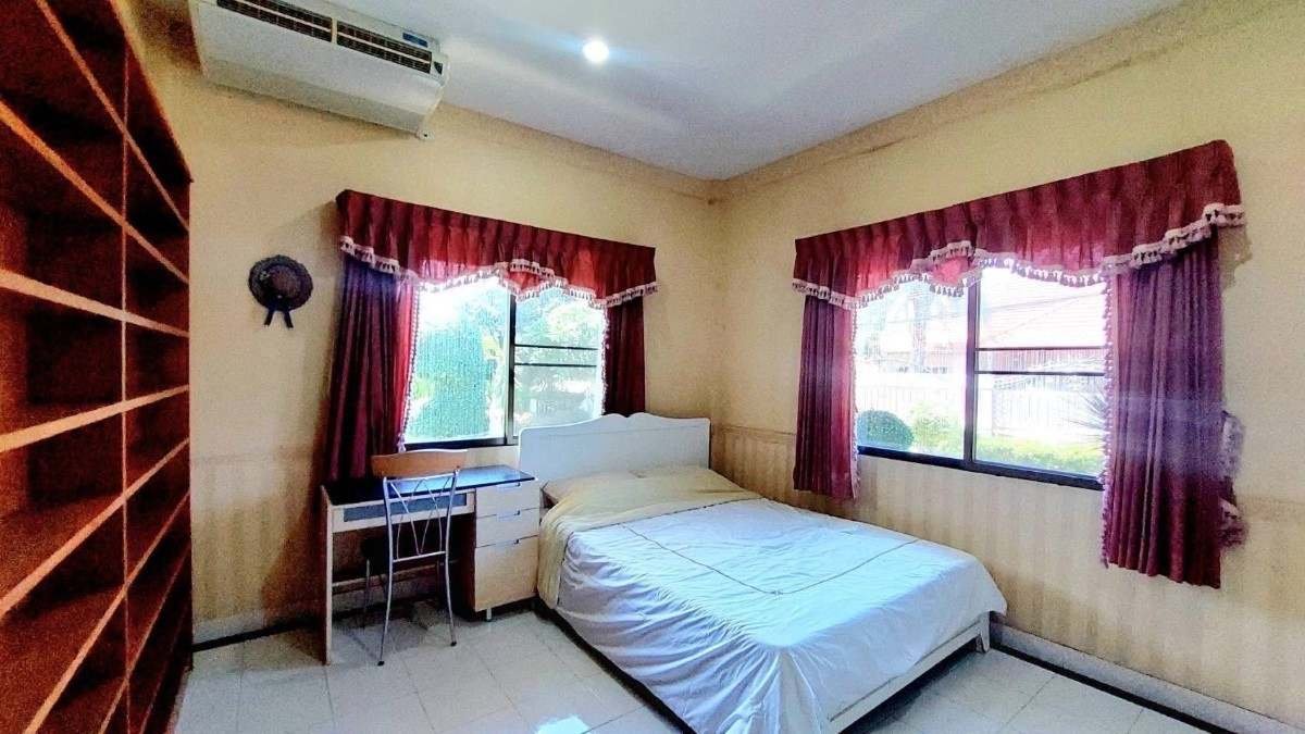 RC260910 Pattaya Village Hill 1 – 3-Bedroom Pool House (5) RC260910 Pattaya Village Hill 1 - 3-Bedroom Pool House