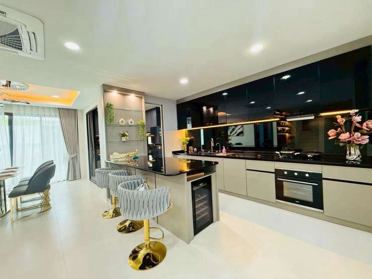 RC260913 Luxury Private Pool Villa for Rent in Jomtien (14) RC260913 Luxury Private Pool Villa for Rent in Jomtien