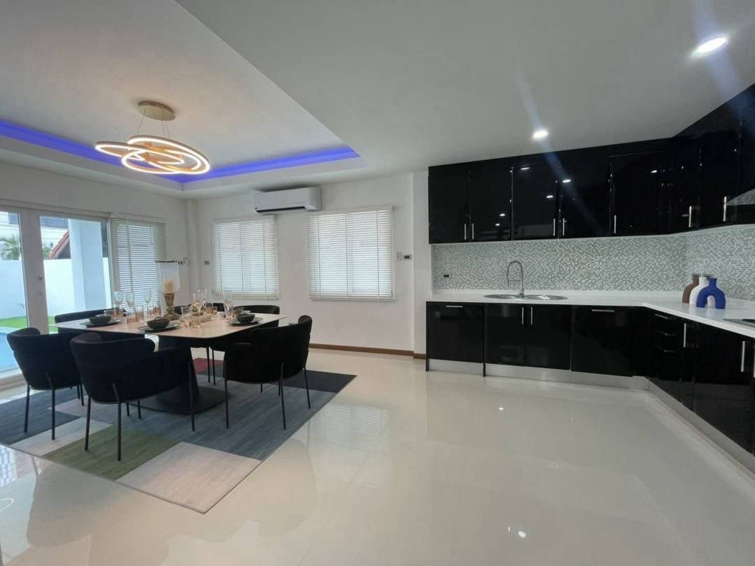 RC260913 Luxury Private Pool Villa for Rent in Jomtien (46) RC260913 Luxury Private Pool Villa for Rent in Jomtien