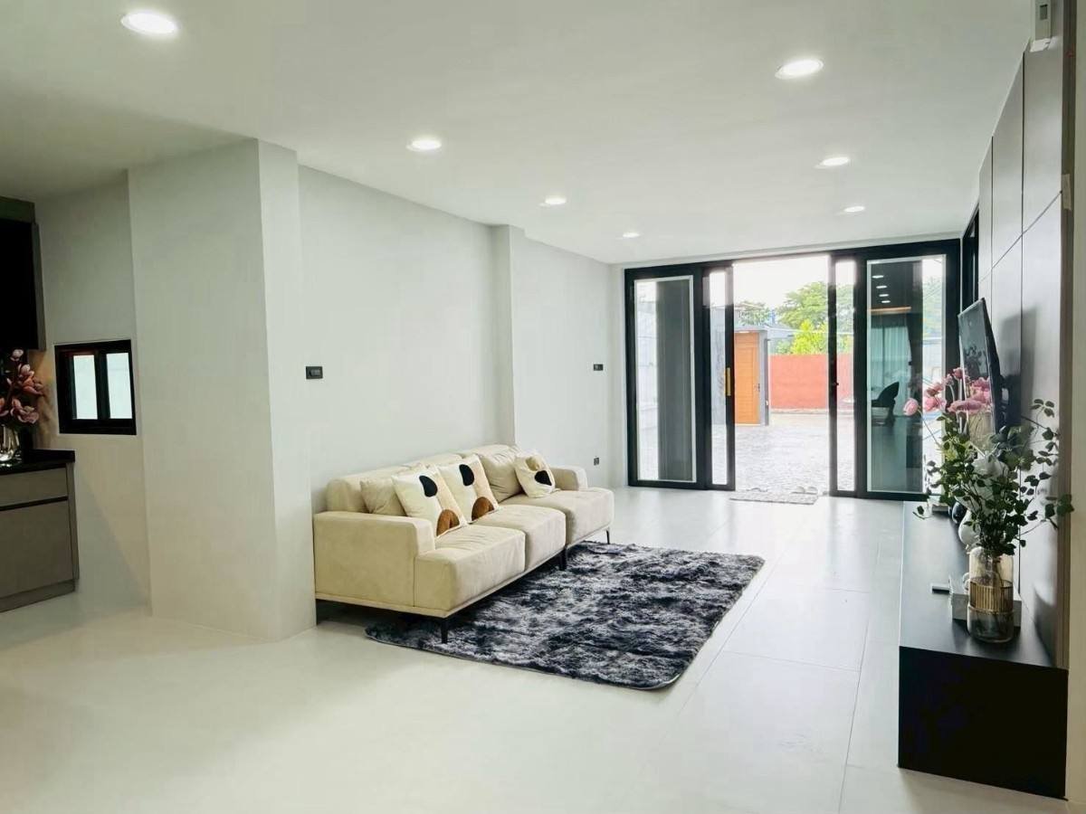 RC260913 Luxury Private Pool Villa for Rent in Jomtien (9) RC260913 Luxury Private Pool Villa for Rent in Jomtien