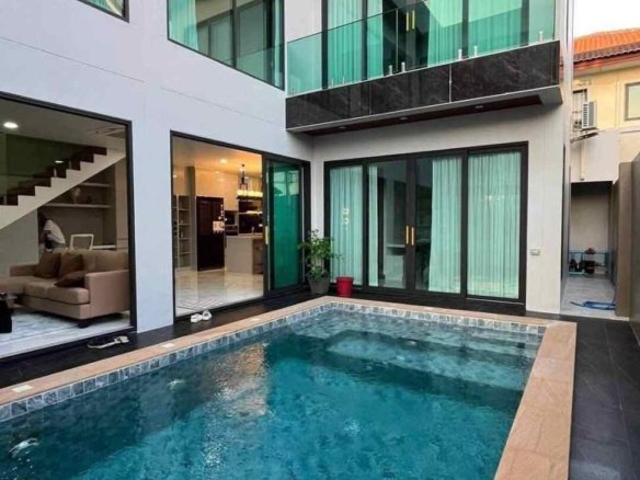 RS260912 Central Park 4 Pool House Village 3-Bedroom