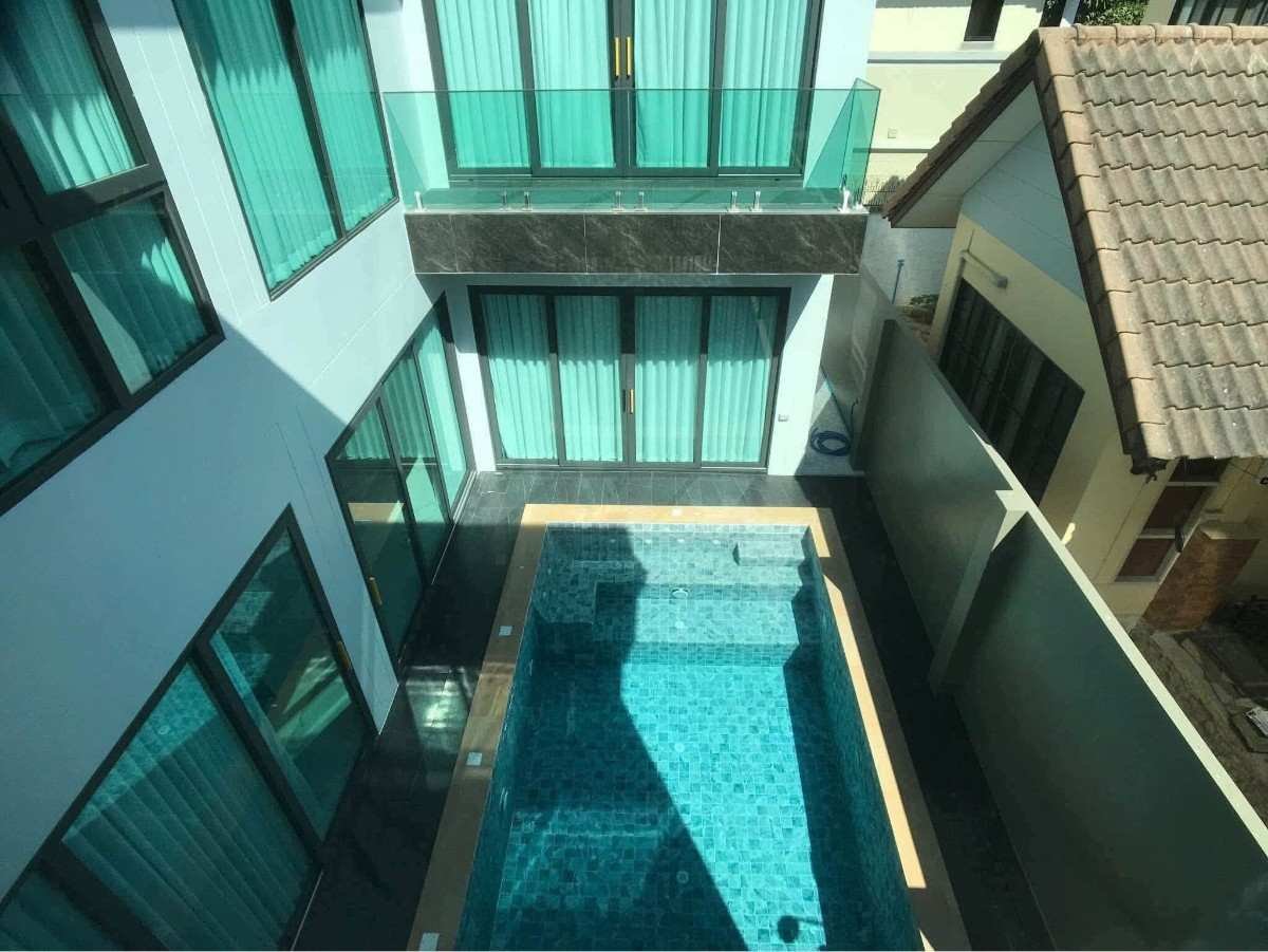 RS260912 Central Park 4 Pool House Village 3-Bedroom