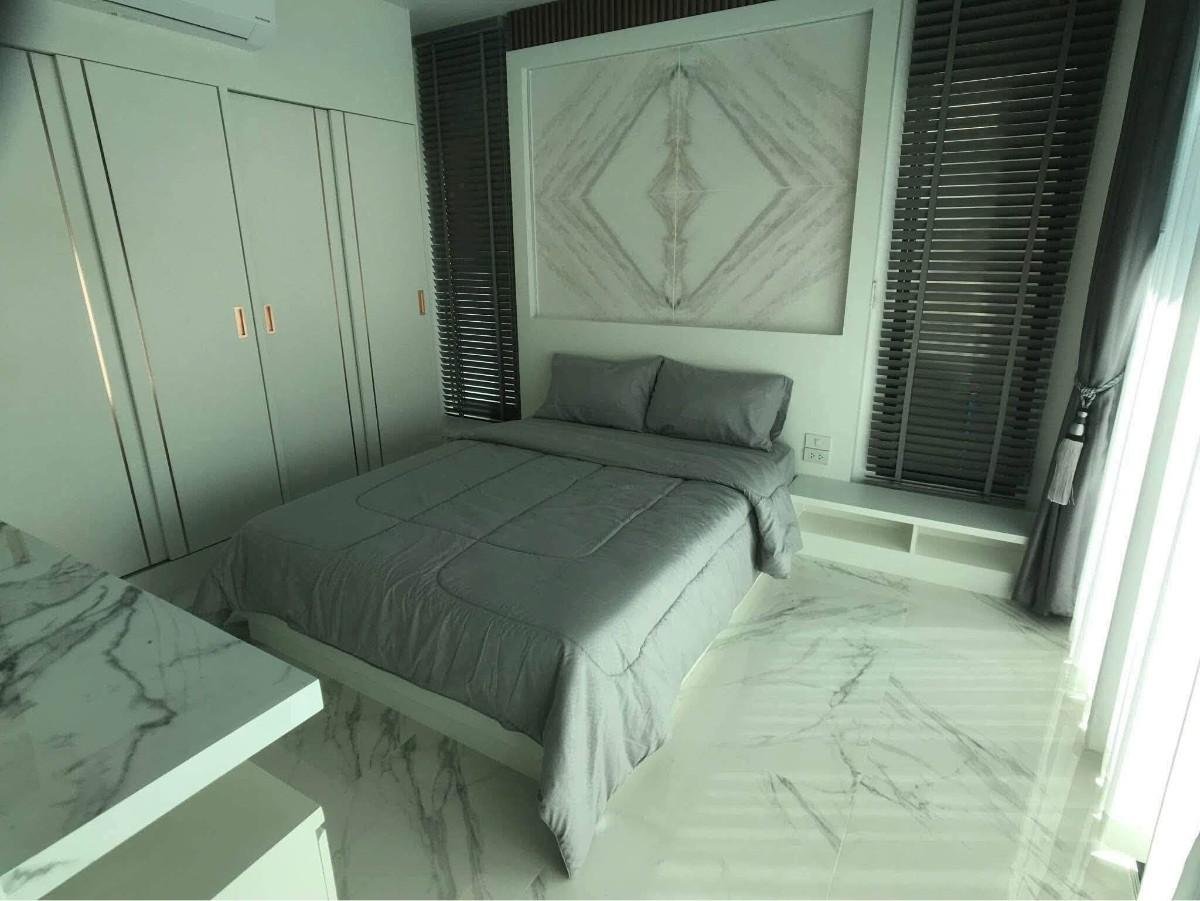 RS260912 Central Park 4 Pool House Village 3-Bedroom