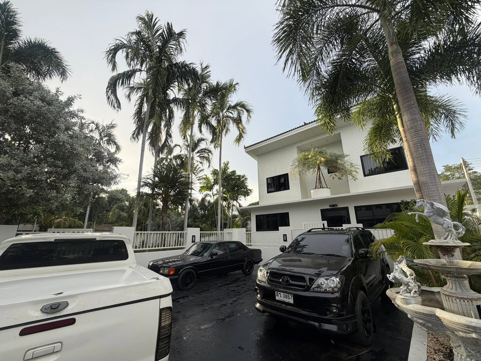 SSC260919 Luxury 8-Bedroom Modern Contemporary Estate in Khao Talo, Pattaya