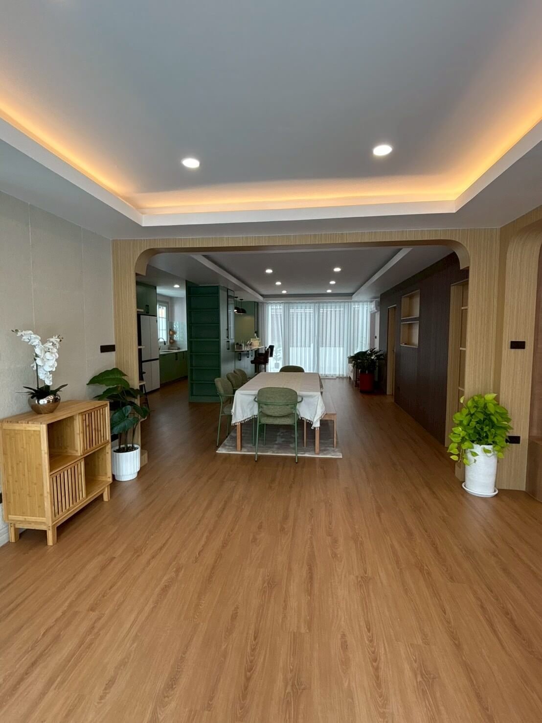 SST260902 T.W. Garden Hill Luxury 5-Bedroom Pool Villa Near Jomtien Beach