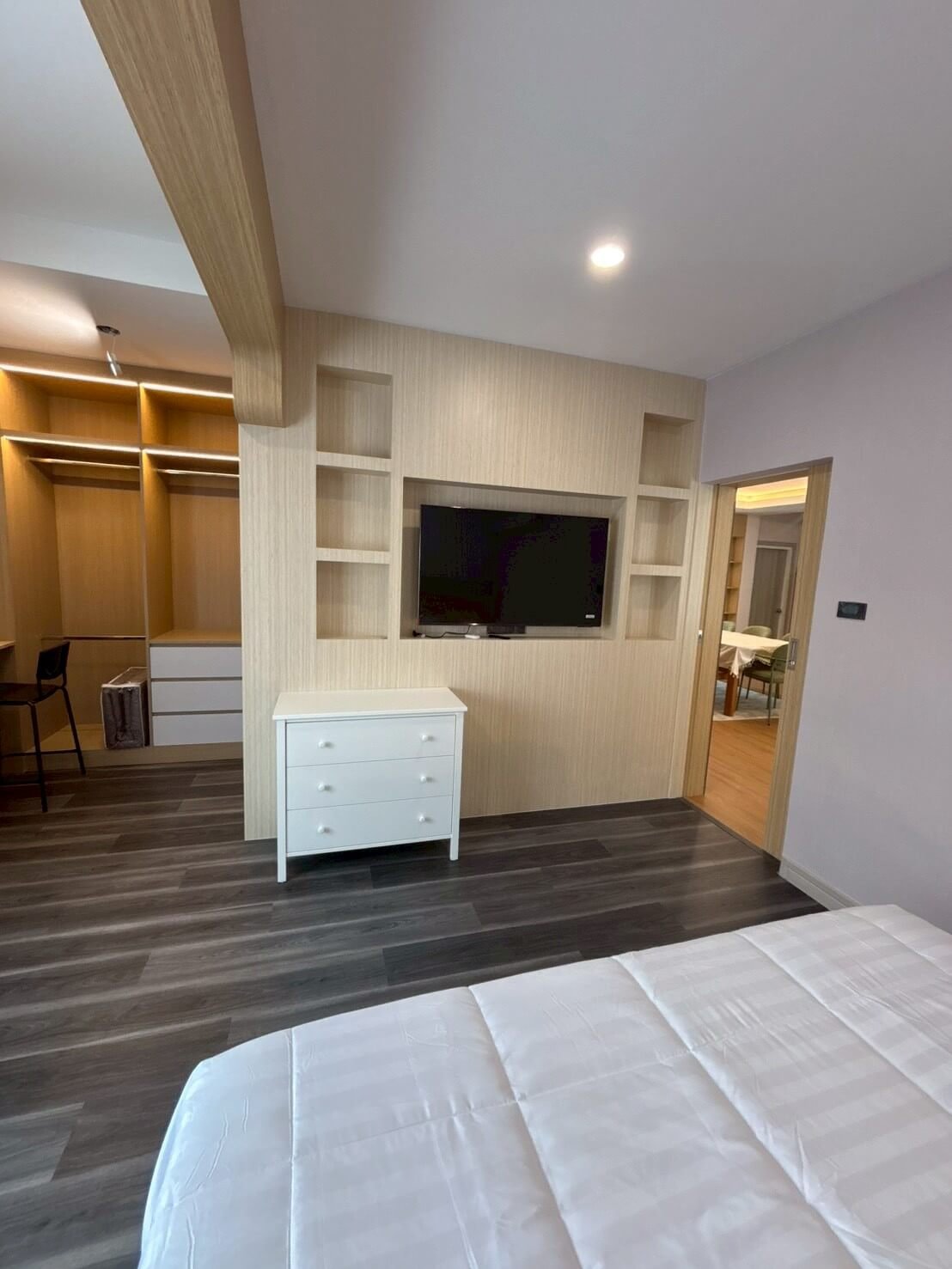 SST260902 T.W. Garden Hill Luxury 5-Bedroom Pool Villa Near Jomtien Beach