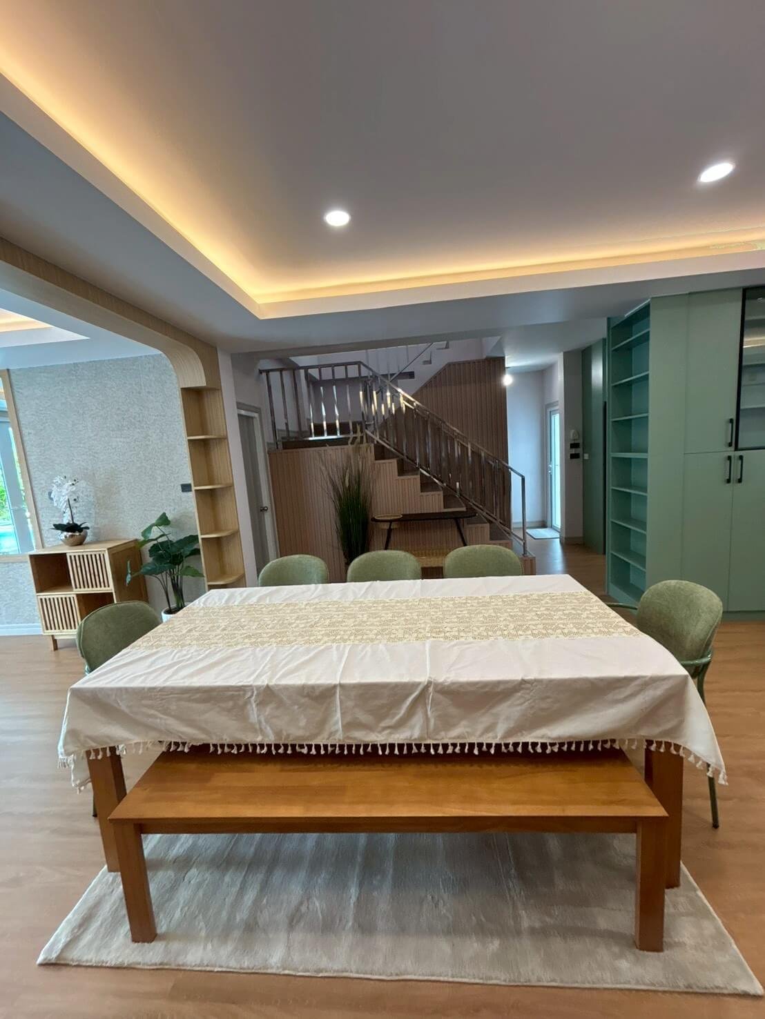 SST260902 T.W. Garden Hill Luxury 5-Bedroom Pool Villa Near Jomtien Beach