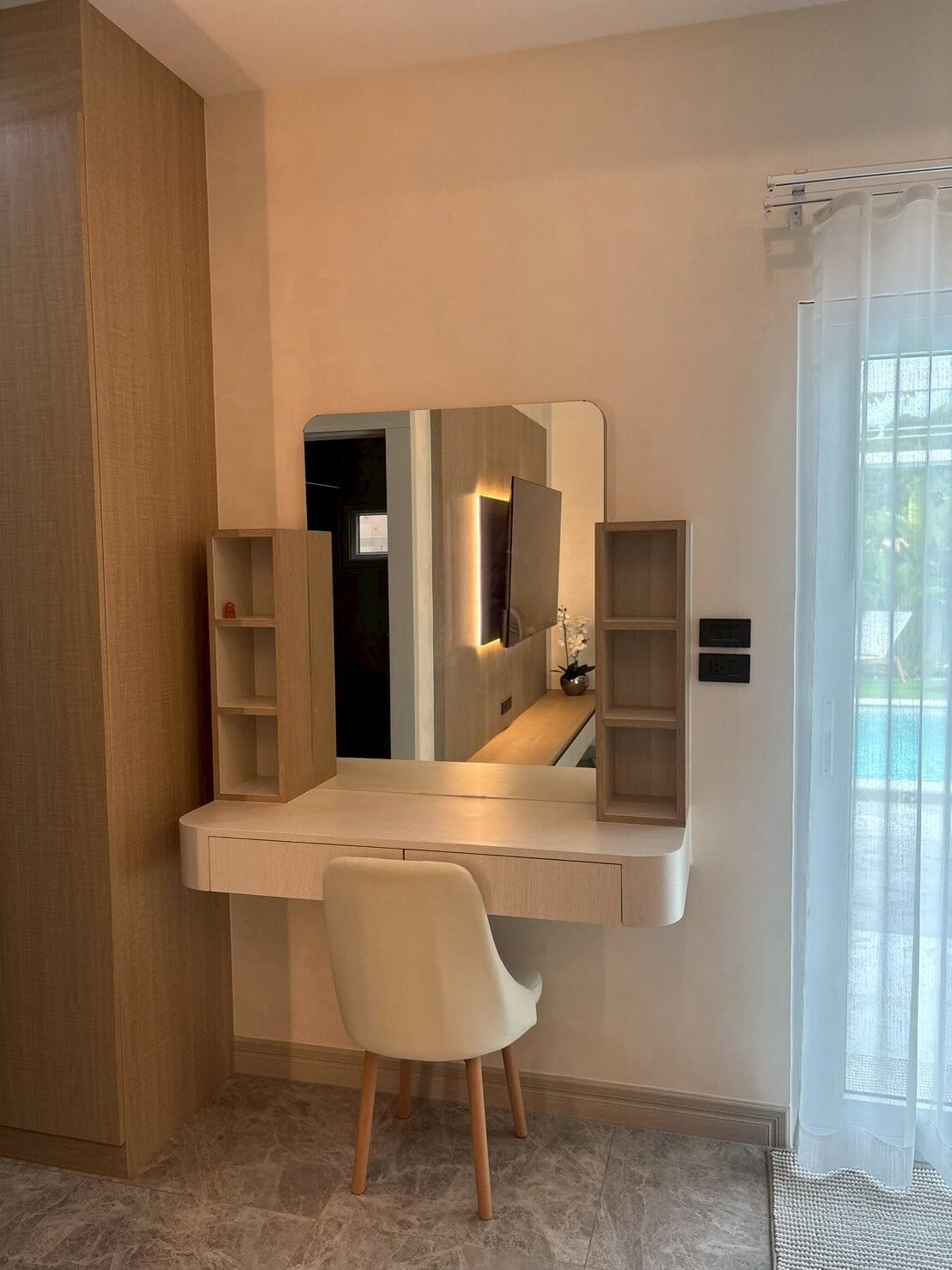 SST260902 T.W. Garden Hill Luxury 5-Bedroom Pool Villa Near Jomtien Beach