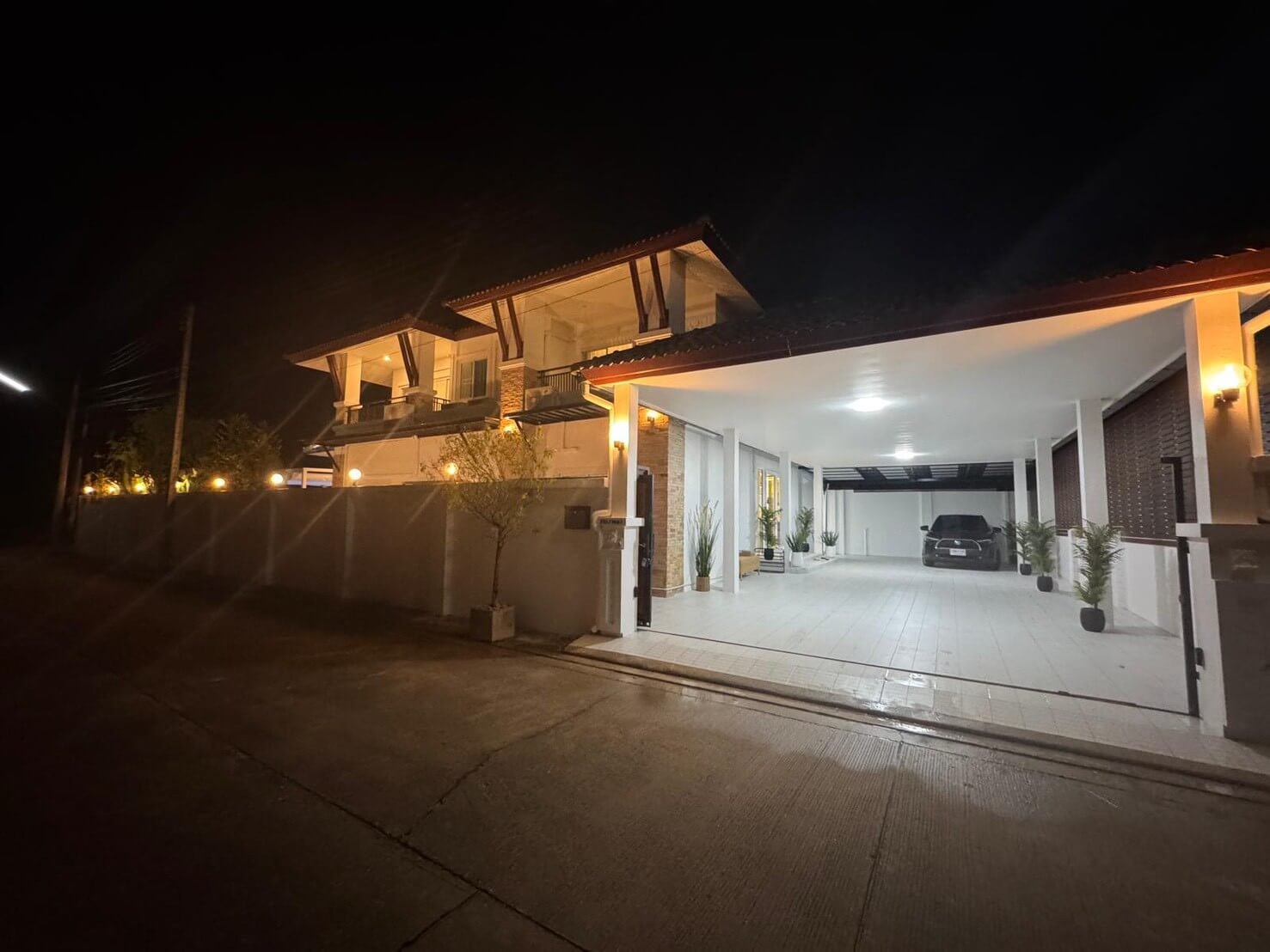 SST260902 T.W. Garden Hill Luxury 5-Bedroom Pool Villa Near Jomtien Beach