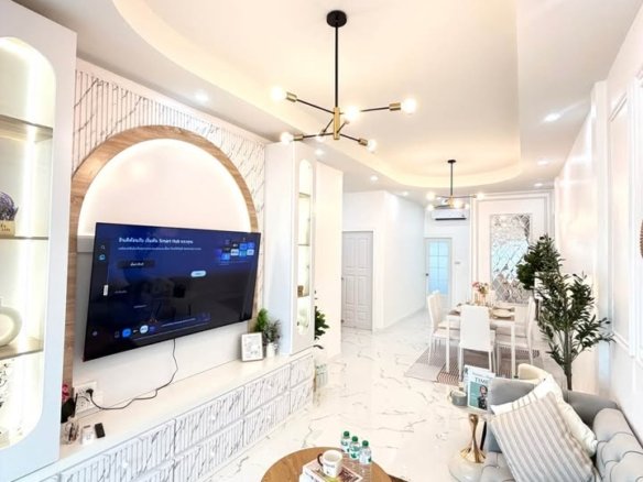 SST260931 Luxury Fully Renovated Townhouse Nern Plab Wan - Mab Yai Lia 1810