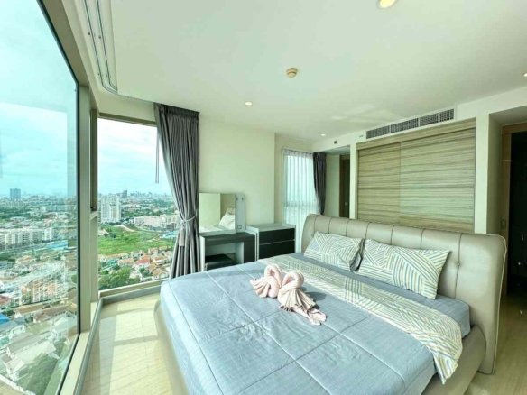 RC261004 Riviera Jomtien Condo - High Floor Corner Sea View