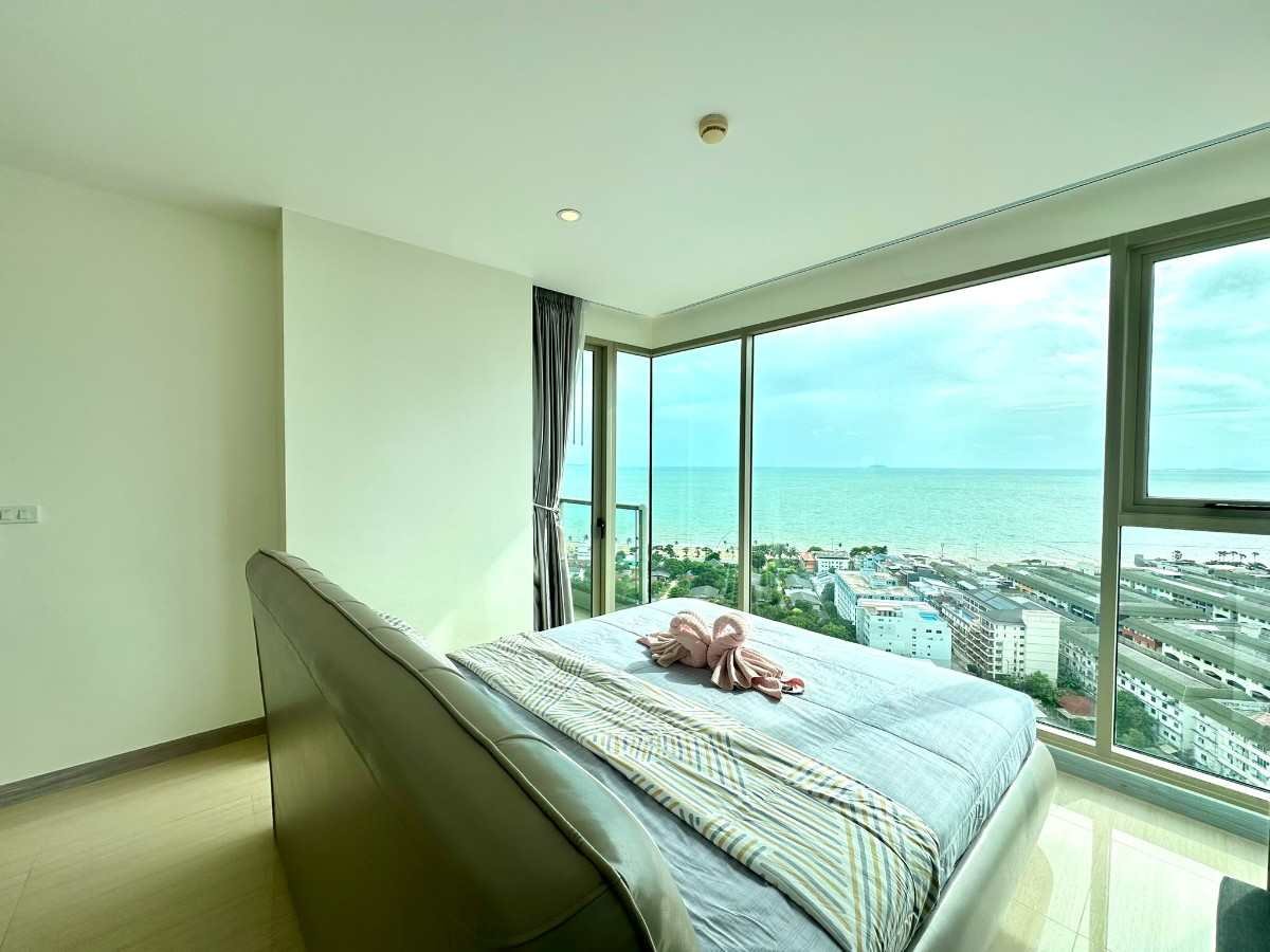 RC261004 Riviera Jomtien Condo - High Floor Corner Sea View