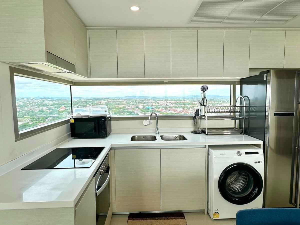 RC261004 Riviera Jomtien Condo - High Floor Corner Sea View