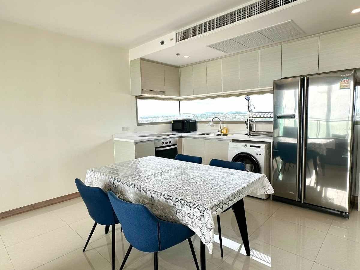RC261004 Riviera Jomtien Condo - High Floor Corner Sea View