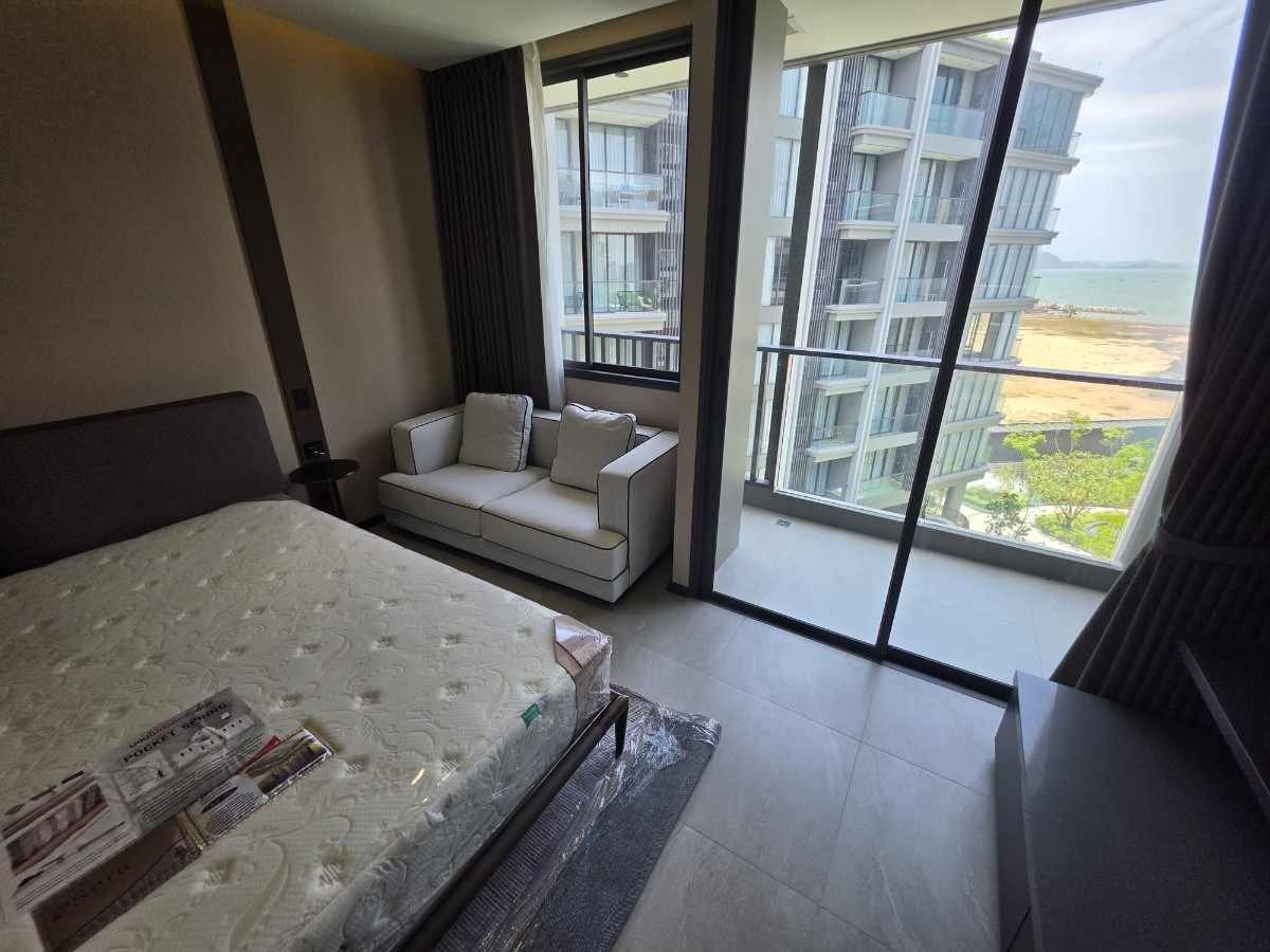 SCF261002 The Panora Estuaria - 5th floor Building A Pool view and partial sea view