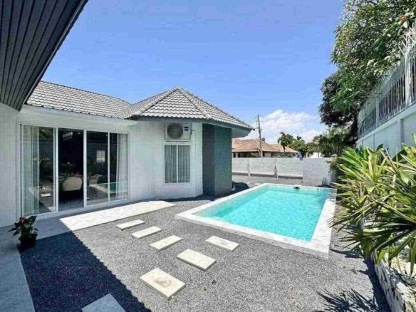 SSF261004 Srisuk Village Soi Nongkrabox 9 - Modern Corner Pool Villa